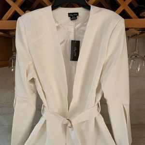 NWT - City Chic - Sz.14 - Ecru - Blazer